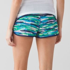 Lululemon shorts Seven Wonders Multi/ Hero Blue